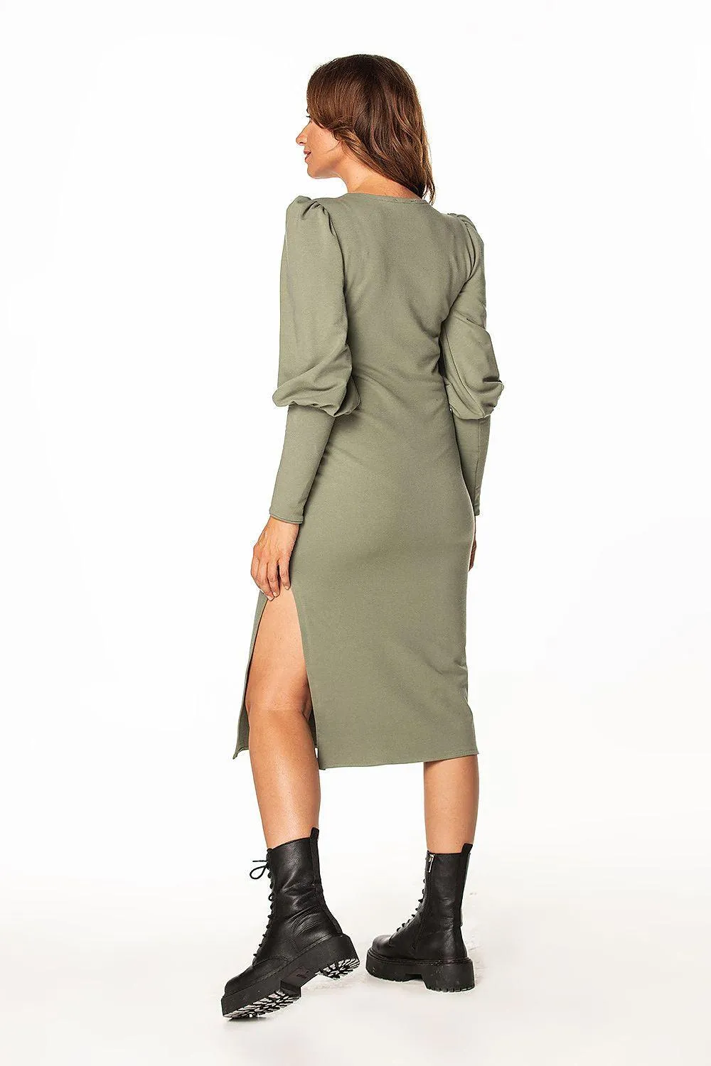 Chic Boat Neck Knit Midi Dress with Stylish Double Cuffs