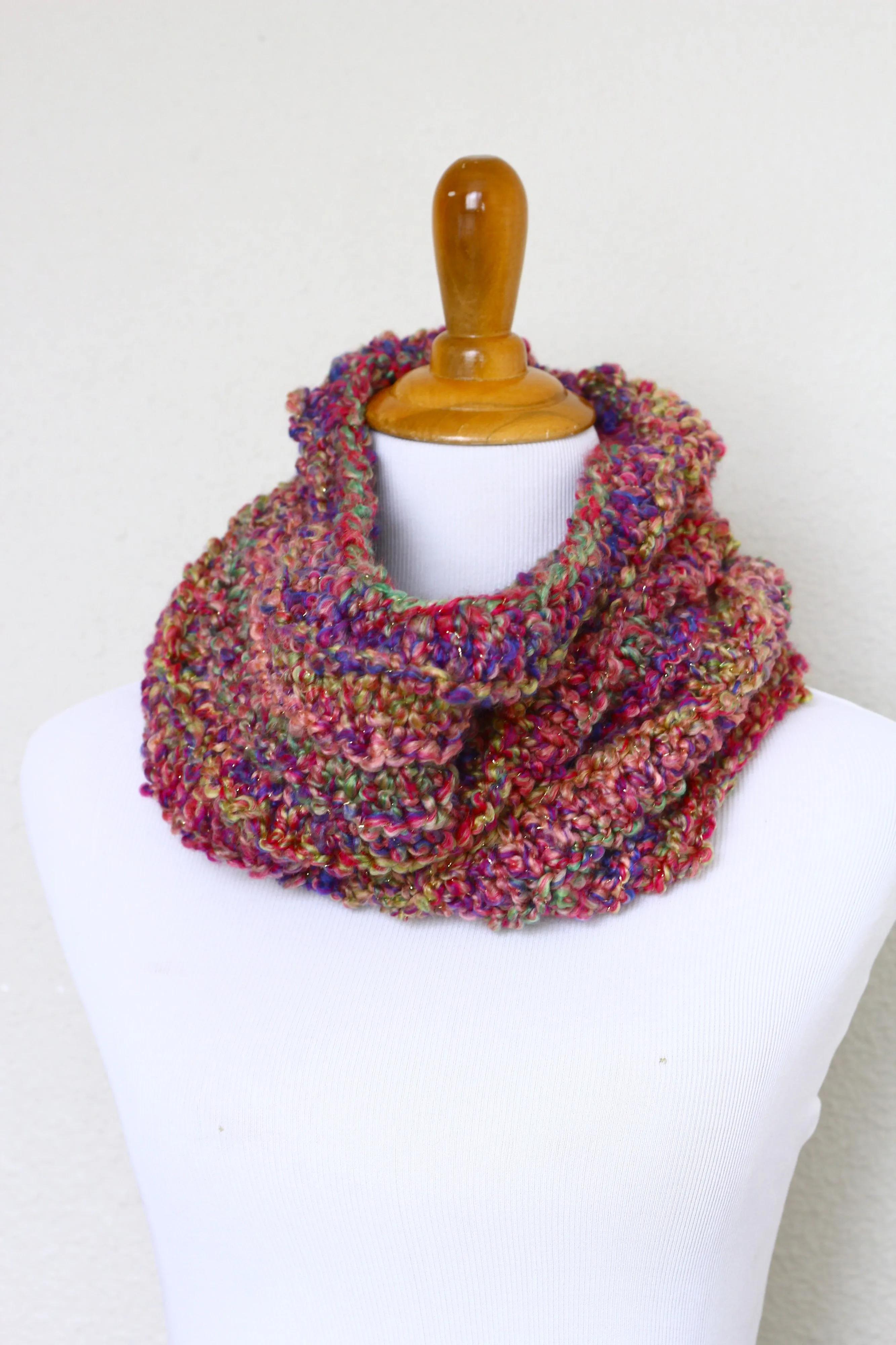 Crochet cowl in pink and bluw colors, chunky infinity scarf - 4 colorways available