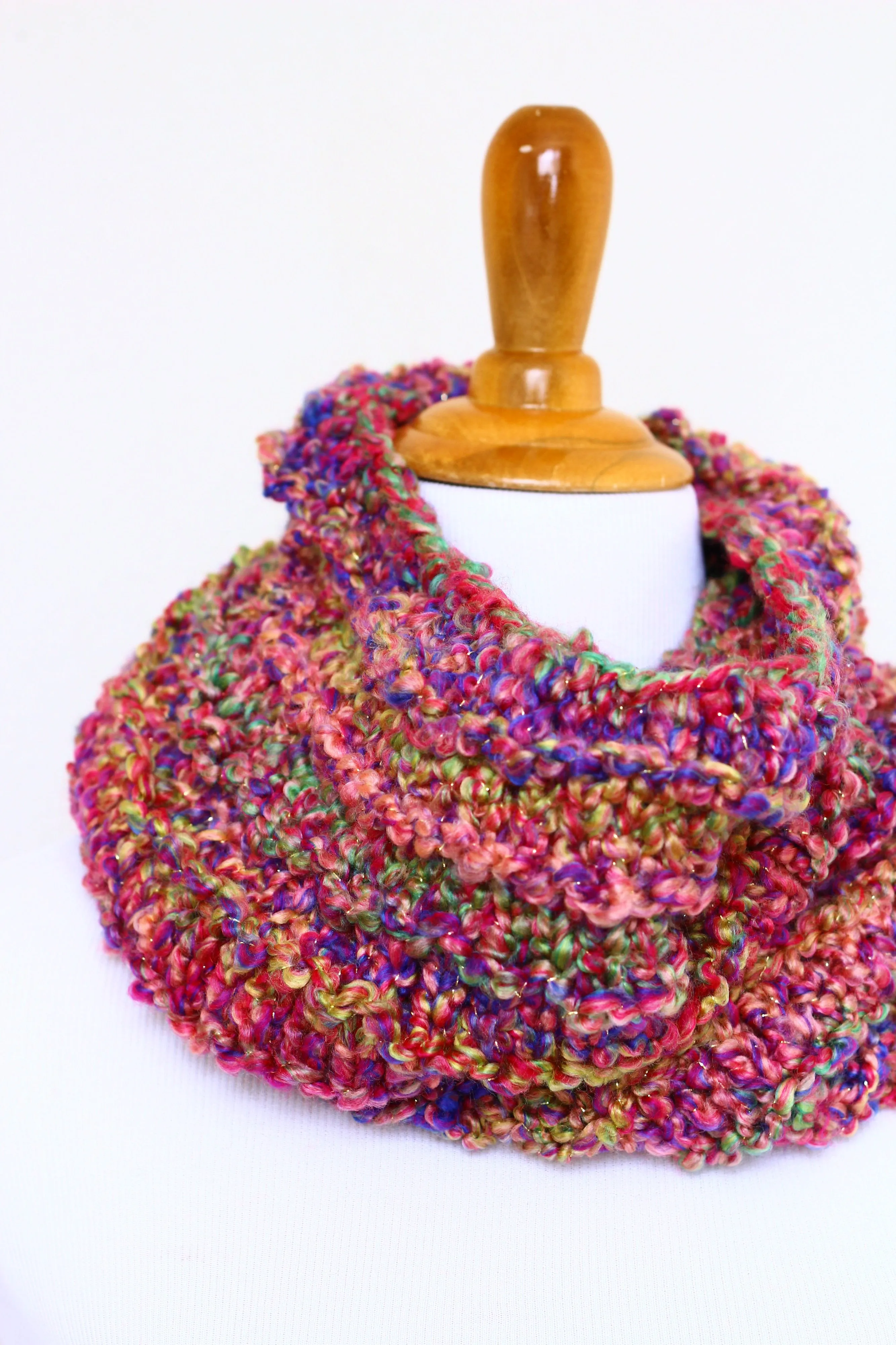Crochet cowl in pink and bluw colors, chunky infinity scarf - 4 colorways available