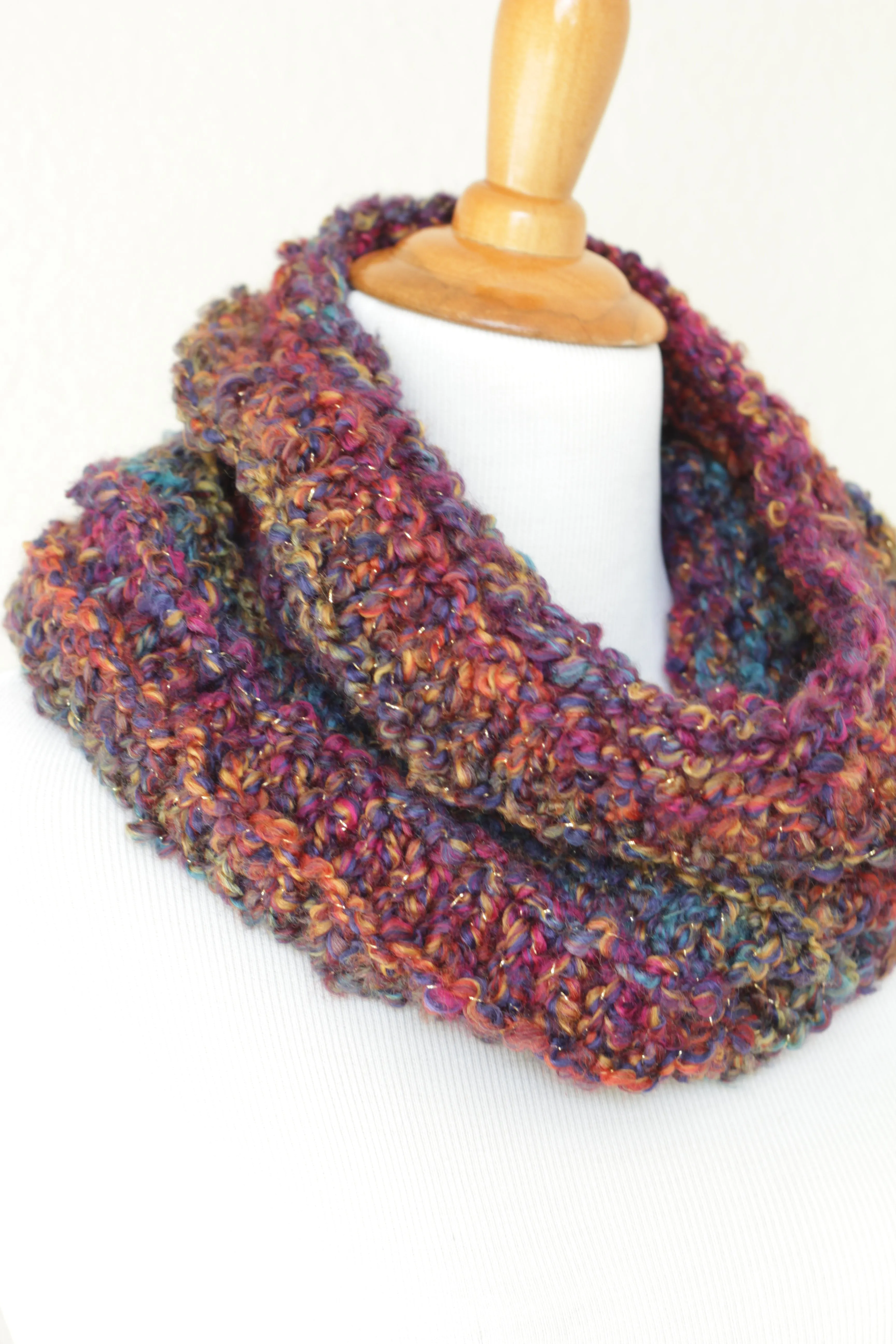 Crochet cowl in pink and bluw colors, chunky infinity scarf - 4 colorways available