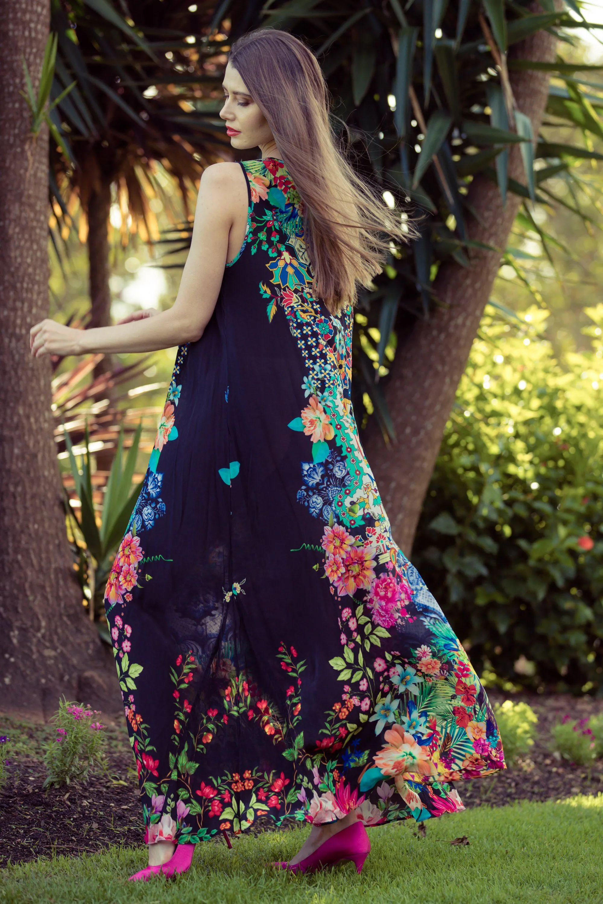 EDEN - SLEEVELESS MAXI DRESS