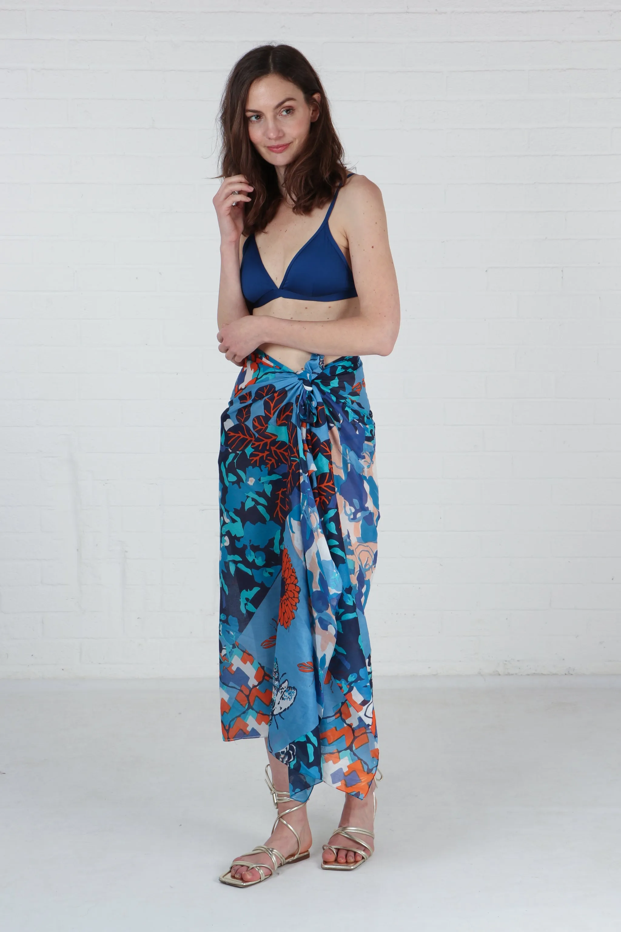 Floral and Bee Tile Print Cotton Scarf in Blue