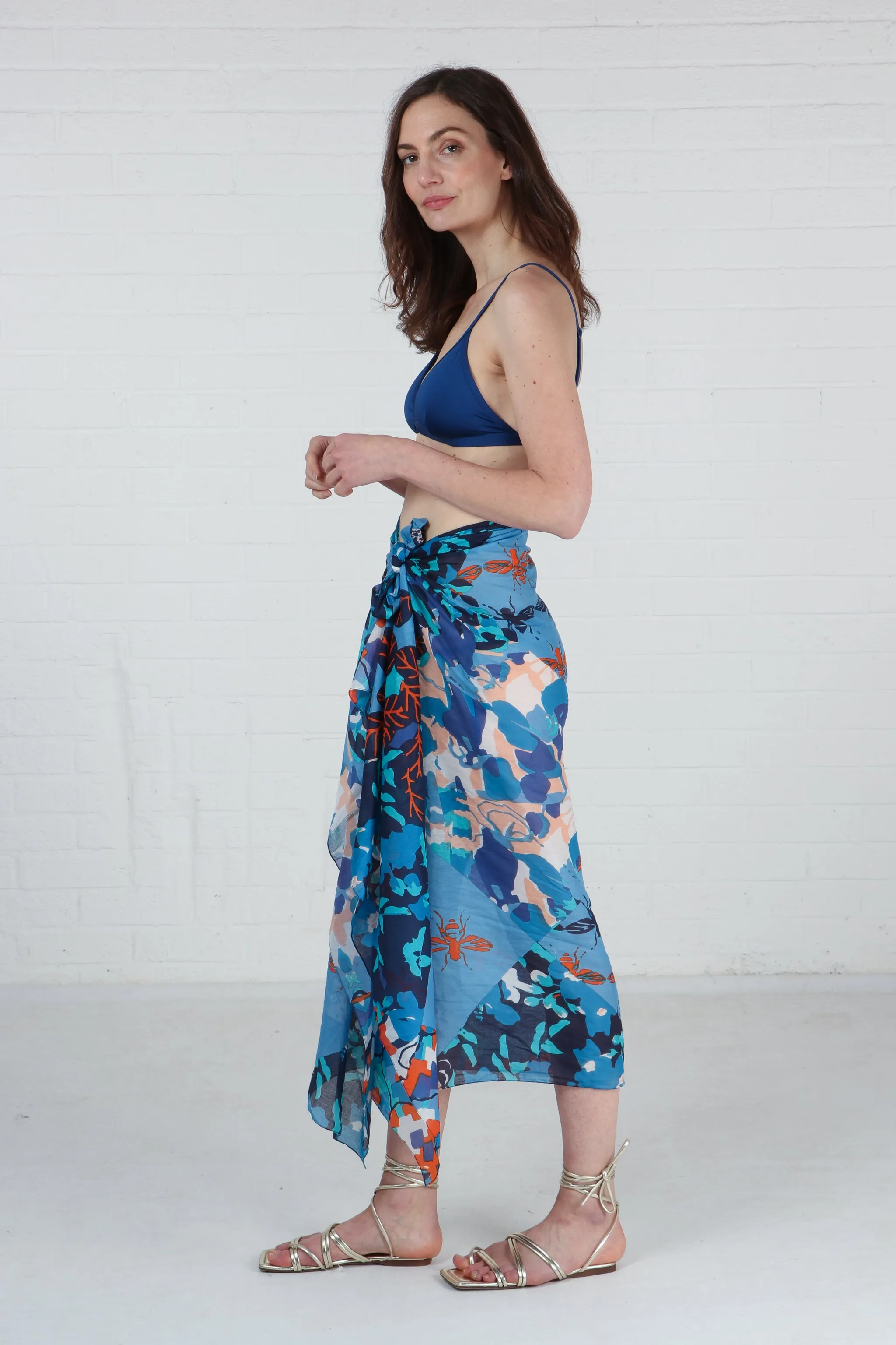 Floral and Bee Tile Print Cotton Scarf in Blue