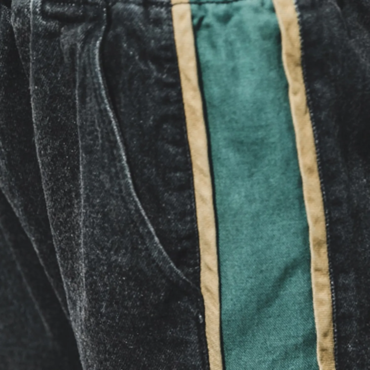 Men's Casual Sweatpants With Stripes