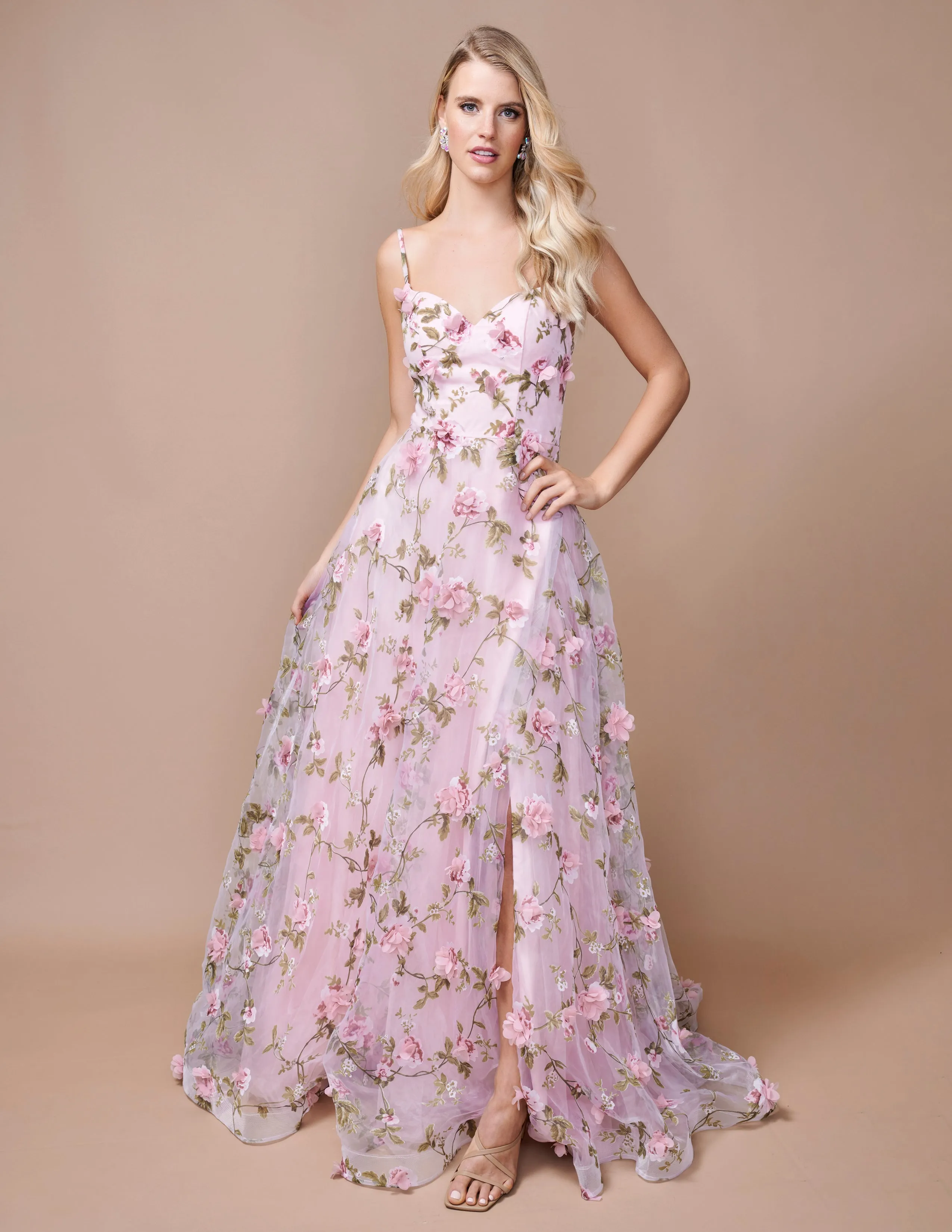 Nina Canacci 9150 Size 4 Yellow A Line Floral Maxi Slit Prom Dress 3D Formal Gown Print V Neck Evening