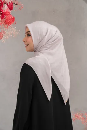 Plain Scarf Monogram Chain Lush