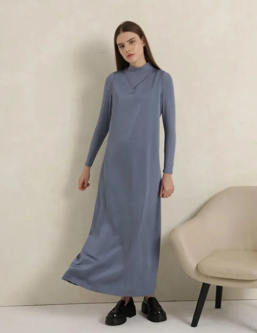 Satin Maxi Dress: Silk Blend Elegance with V-Neckline