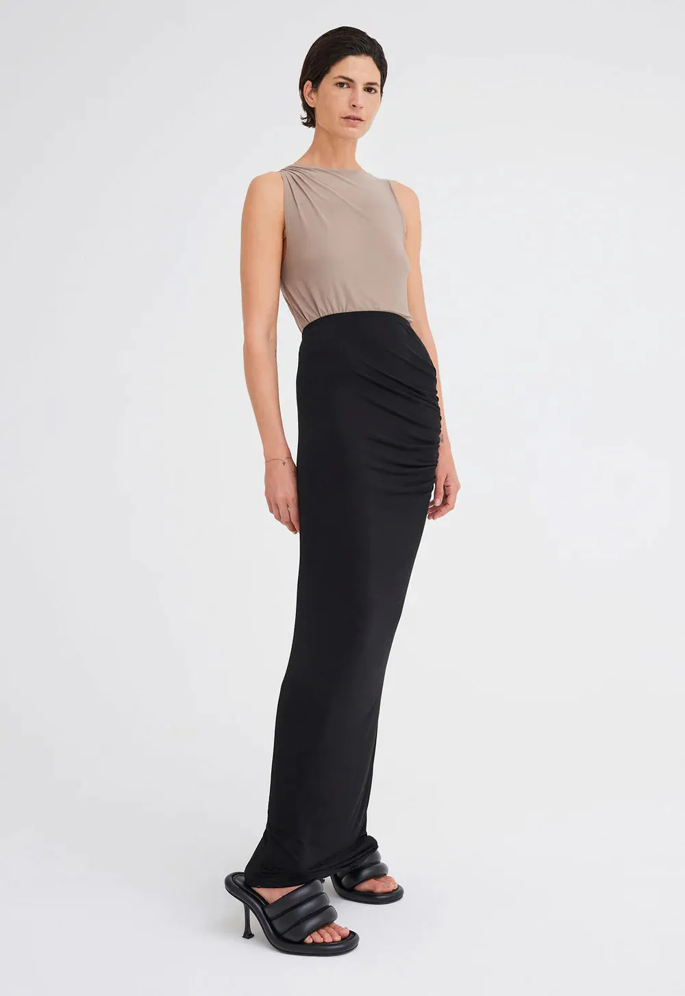 Slink Italian Jersey Skirt in Black