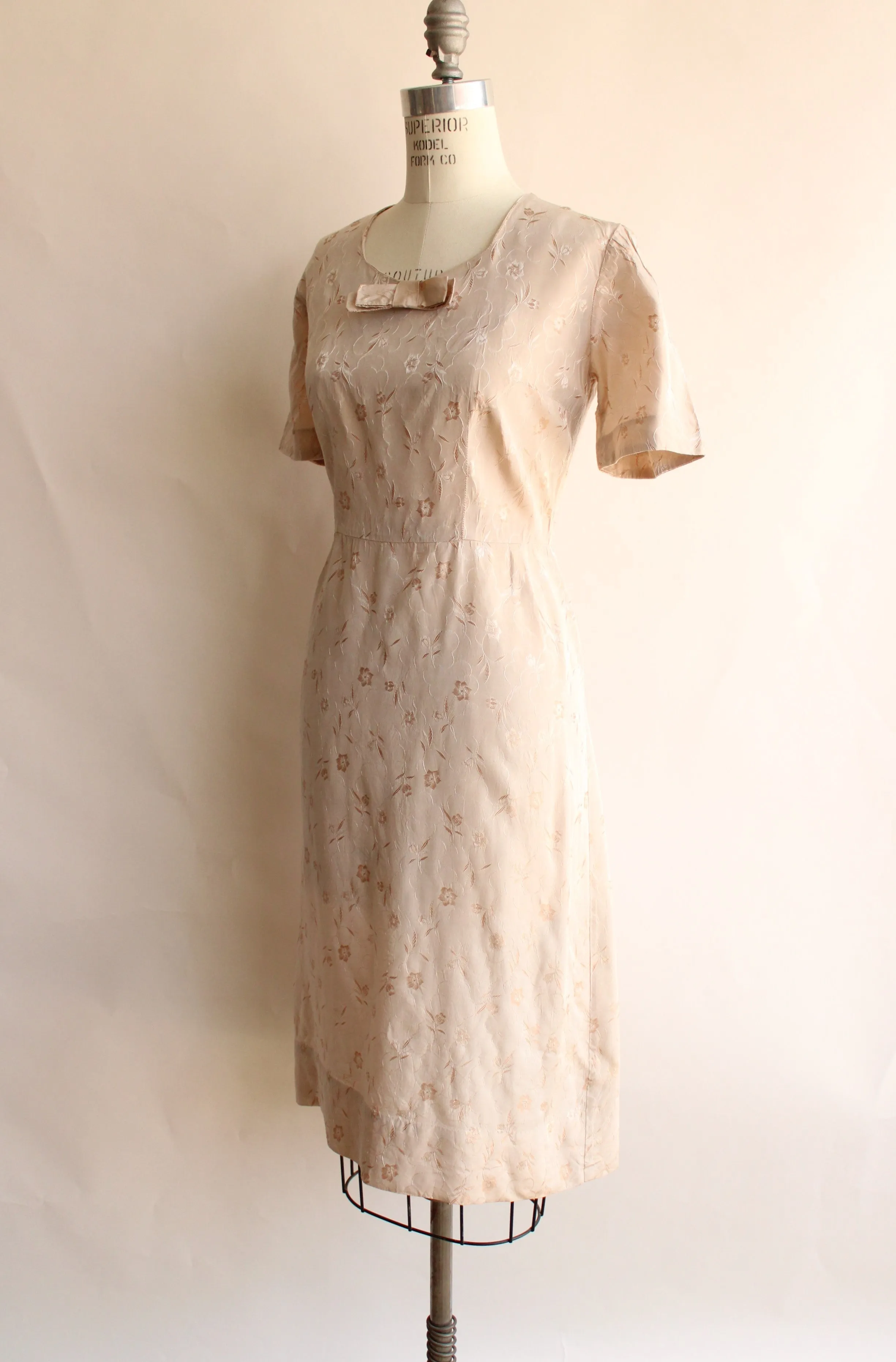 Vintage 1950s Taupe Floral Print Dress